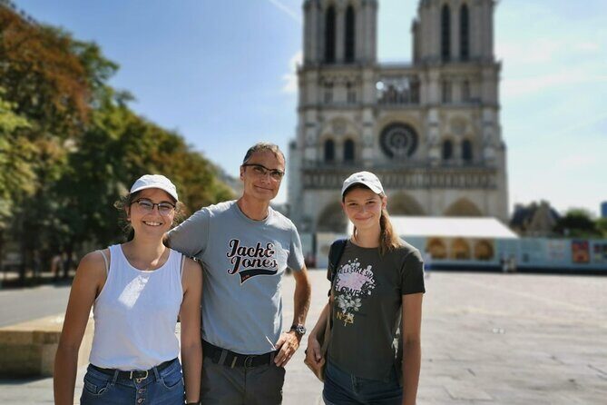 Family escape Game with kids and teens on the Île de la Cité - Price and value: $39.13 for a family mission near Notre-Dame