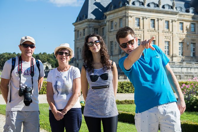 Fontainebleau and Vaux-Le-Vicomte Castle Small-Group Day Trip From Paris - How the audio guides shape your experience (and how to deal with it)