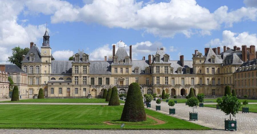 Fontainebleau: Palace Private Guided Tour with Ticket - How the 2-Hour Private Format Affects Your Experience