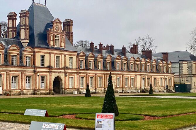 Fontainebleau, Versailles, Trianon Small group from Paris - Versailles Palace visit: skip-the-line plus audio guide time