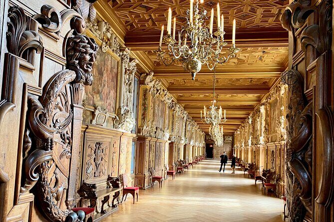Fontainebleau, Versailles, Trianon Small group from Paris - Big Trianon, Small Trianon, and Hamlet de la Reine