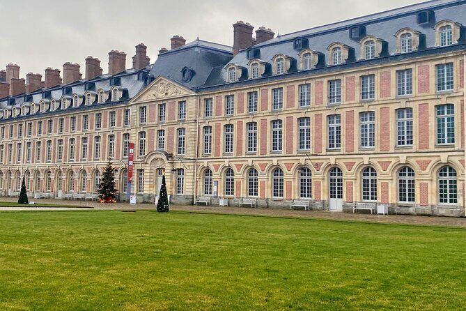 Fontainebleau, Versailles, Trianon Small group from Paris - Head back to Paris while you still have energy