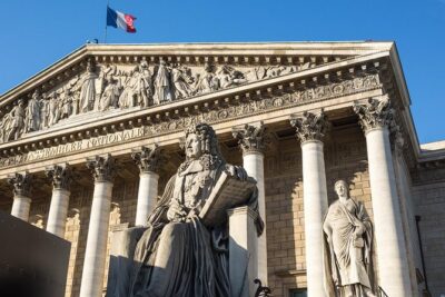 Freemasons, myths and revelations about a secret society - What you’ll actually see: signs, facades, and statues