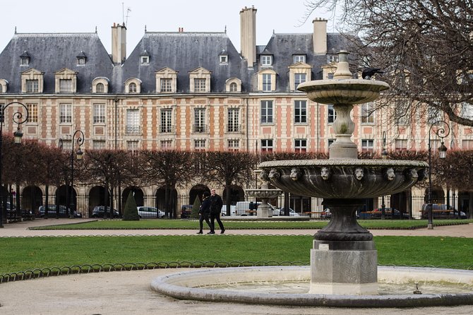 French Fashion, Fragrance and Fun in the Marais - Paris style tips that actually help you back home