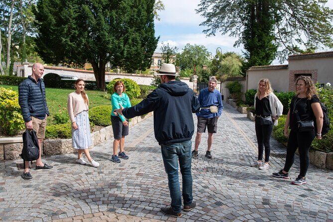 From Epernay Full day Electric bike Champagne and lunch - Le Clos Corbier cellar tour: what you should look for