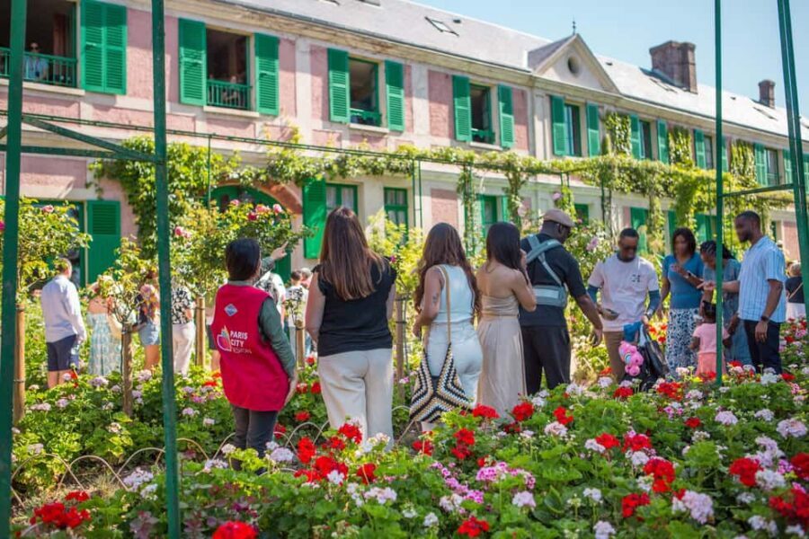 From Paris: Day Trip to Giverny & Versailles with Lunch - Paris to Giverny: Monet’s world in the morning light