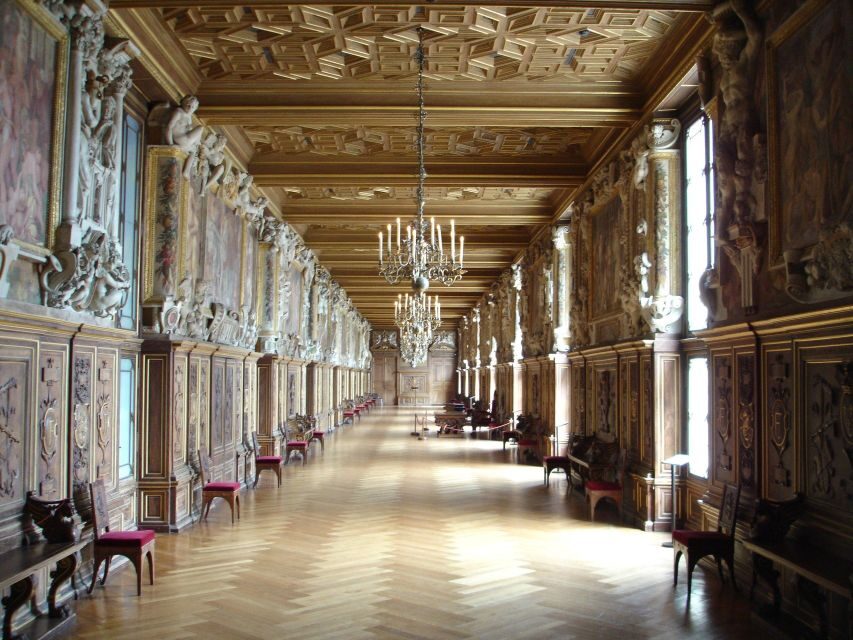 From Paris: Fontainebleau & Vaux-le-Vicomte Private Tour - The private pickup plan: leaving Paris without the hassle