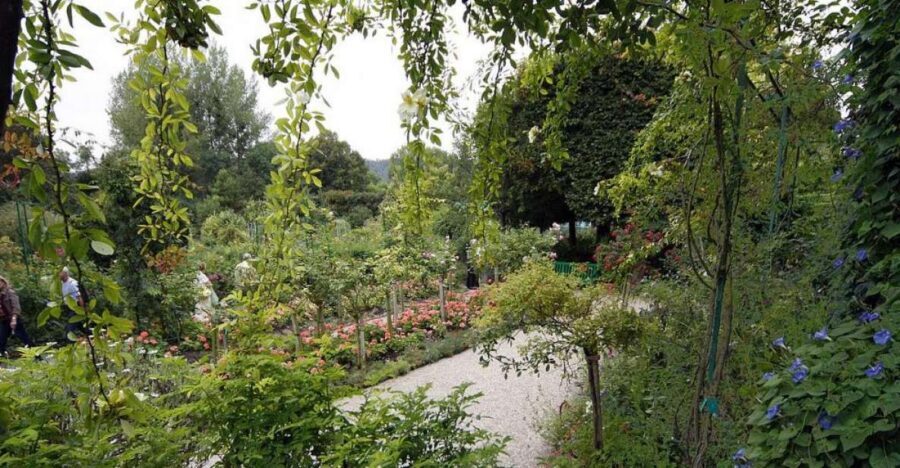 From Paris: Giverny and Monet's Home Day Trip - Key Points Before You Go