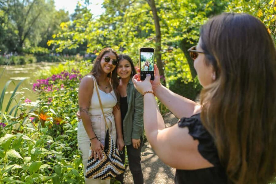 From Paris: Giverny Day Trip with Audio Guide or Live Guide - Live guide vs audio guide vs self-paced: choose what fits your style
