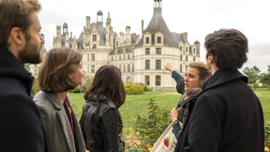 From Paris: Loire Valley Castles Tour with Hotel Transfers - Paris hotel pickup and the coach ride (what to expect)