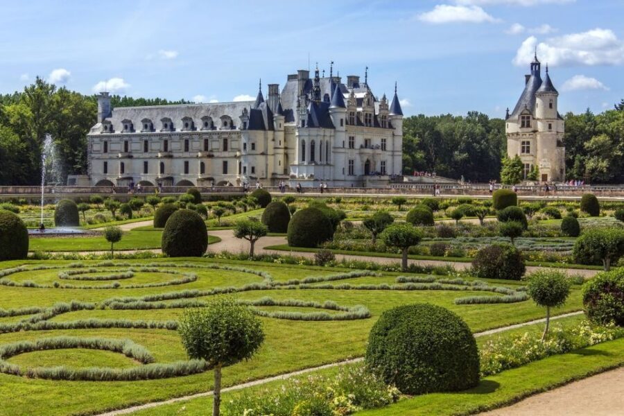 From Paris: Loire Valley Castles Tour with Hotel Transfers - Price and value: is $212 a good deal?