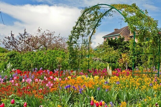 From Paris, Monet’s Enchanted Giverny Tour in very small group - Fondation Claude Monet: the main event (house + gardens)