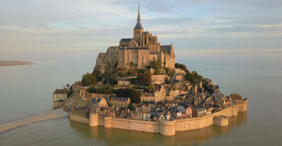 From Paris: Mont-Saint-Michel & Honfleur Private Day Tour - Paris hotel pickup and the value of a private driver