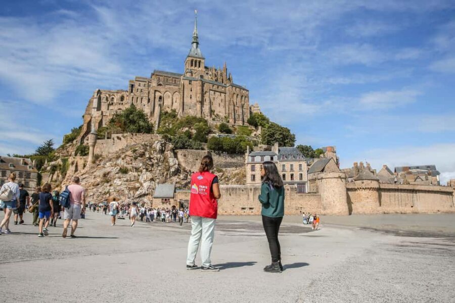 From Paris: Mont Saint-Michel Tour with Hotel Pickup Service - From your Paris hotel to Mont Saint-Michel: how the day moves