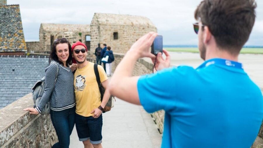From Paris: Small-Group Mont St Michel Tour & Cider Tasting - Lunch on your own: how to use your 75 minutes best