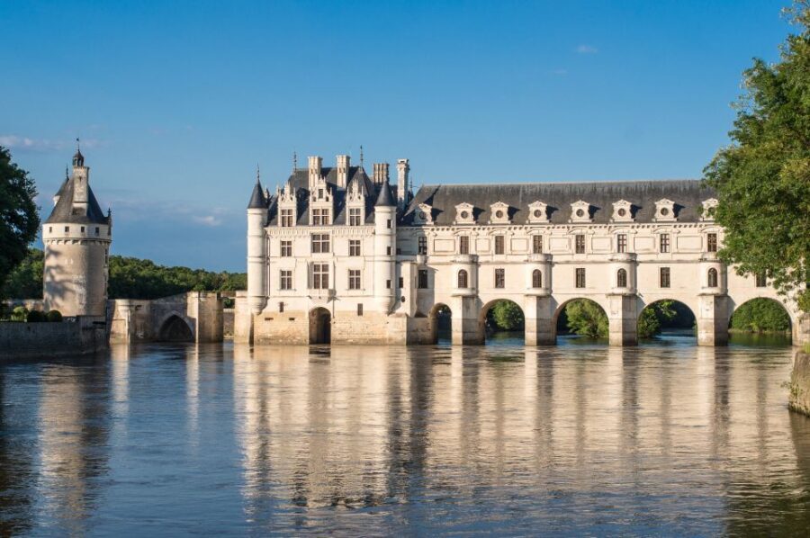 From Paris: Small-Group Tour of Loire Castles - Chambord and the Double Helix Staircase: François I to Louis XIV