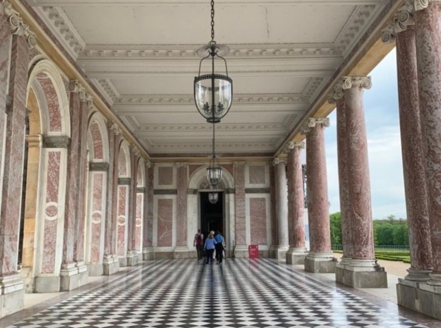 From Paris: Versailles Bike Tour with Gardens & Palace Entry - Grand Canal picnic: panoramic views, real pause time, and photos