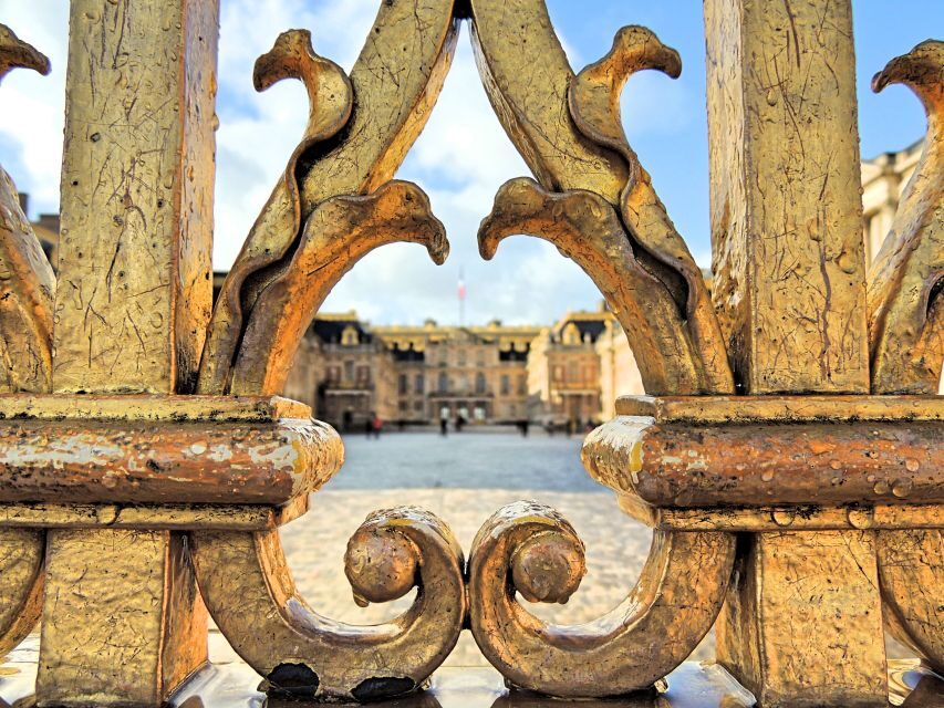 From Paris: Versailles Guided Tour with Skip-the-Line Ticket - Why skipping the line changes everything at Versailles