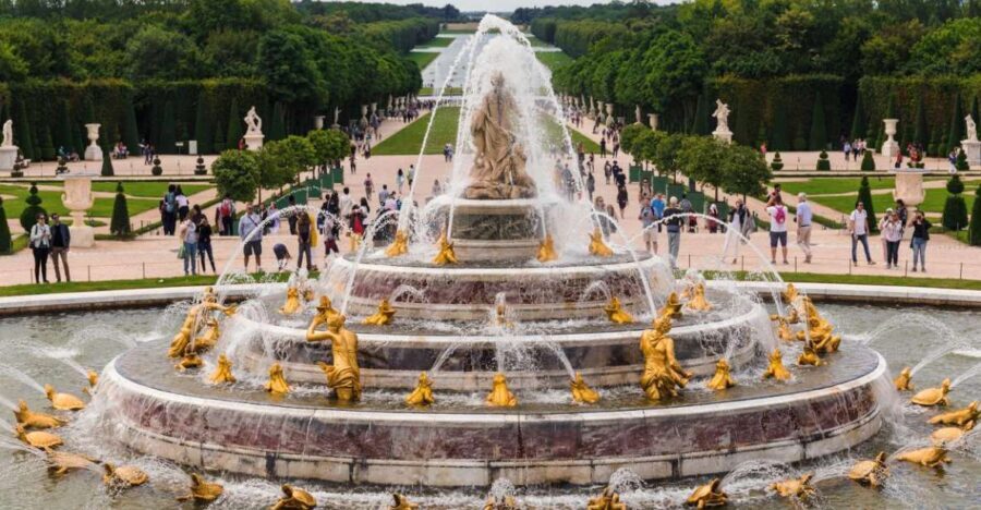 From Paris: Versailles Palace and Gardens Guided Day Trip - A Quiet Start: Saint-Lazare Meet-Up and the Train to Versailles