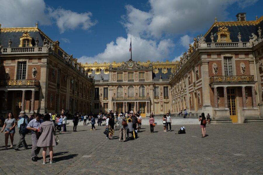 From Paris: Versailles Palace and Gardens Guided Day Trip - Your Free Afternoon at Versailles: Coaches, Trianon, and More
