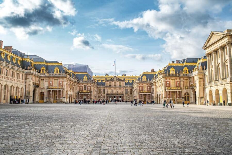 From Paris: Versailles Palace & Gardens Private Guided Tour - What You’ll Learn Without Getting Stuck in a Lecture