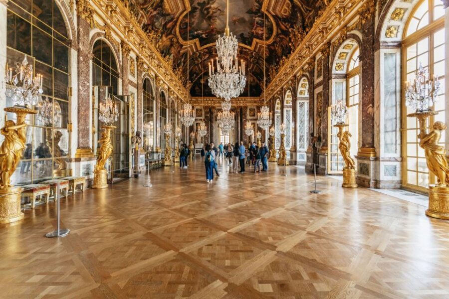 From Paris: Versailles Skip-the-Line Tour & Gardens Access - Skip-the-line entry: what you really get for the extra money
