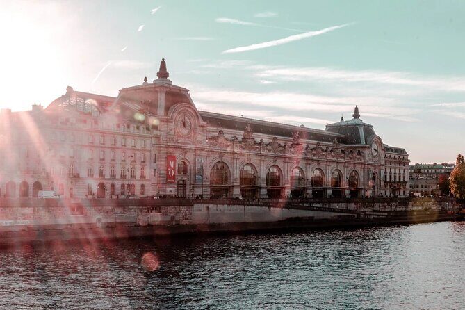 Full Day Tour In Paris With Hotel Pick Up - Louvre orientation at the glass pyramid: see it first, plan your later ticket
