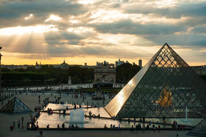 Full Day Tour In Paris With Hotel Pick Up - Hôtel de Ville: a quick look at Paris politics and architecture