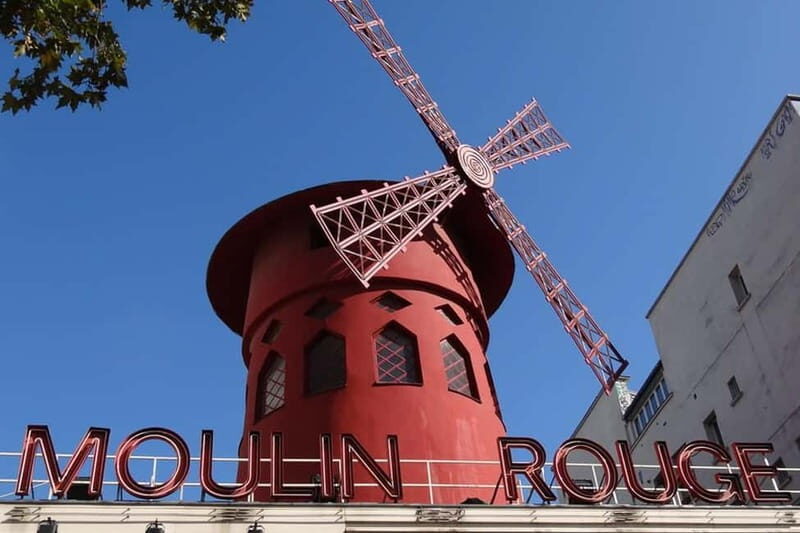 German private Walking Tour through Montmartre & Passages - Key things to know before you go
