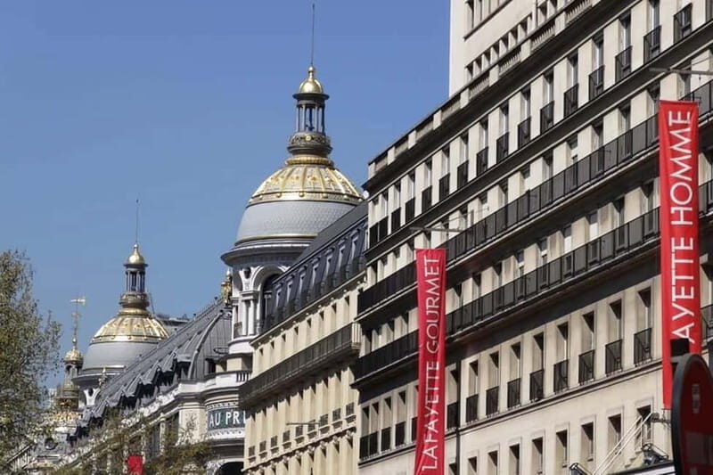 German private Walking Tour through Montmartre & Passages - Moulin Rouge as the launch pad for Montmartre’s artist story