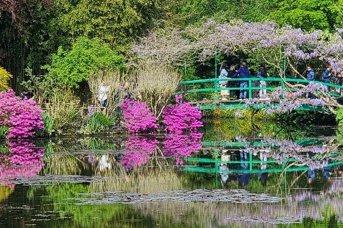 Giverny and Rouen Private Full Day Tour from Paris Van and Guide - A one-day plan that pairs Monet’s Giverny with Rouen’s streets