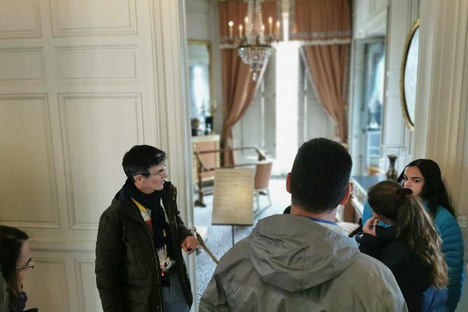 Giverny and Versailles Full-Day Private Guided Tour with Hotel Pickup - Art history guidance and headsets: why it feels easier