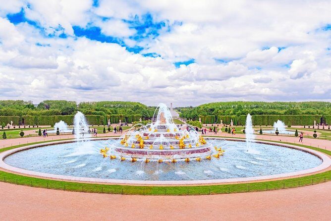 Giverny and Versailles Full-Day Private Guided Tour with Hotel Pickup - Price and value: what $793.93 per person buys you