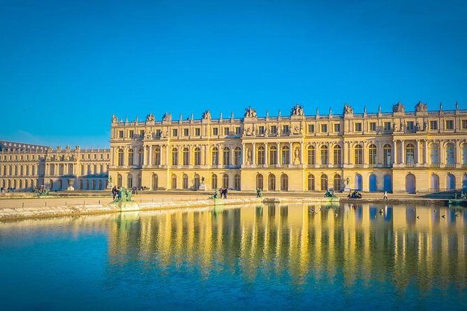 Giverny and Versailles Full-Day Private Guided Tour with Hotel Pickup - Hotel pickup from your lobby: the real beginning of the day