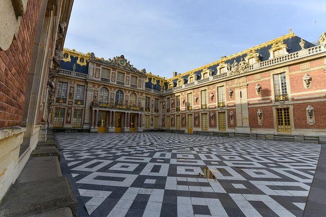 Giverny and Versailles Private Full-Day Tour - Hotel pickup, private transport, and the Seine Valley drive