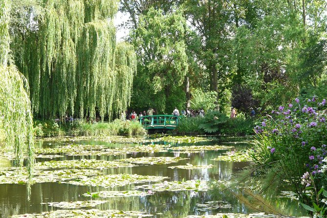 Giverny and Versailles Small Group Day Trip from Paris with Lunch - Versailles Approach: Louis XIV, Then the Palace Crowd Reality