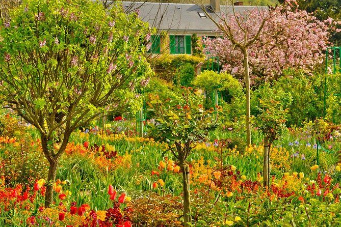Giverny & Auvers sur Oise Private Day Trip with Monet & Van Gogh Tour from Paris - Stop 5: Cimetiere Auvers sur Oise for the Theo connection