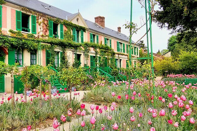 Giverny Auvers Van Gogh Private Guided Day Tour from Paris - Lunch in Giverny: plan for a real break