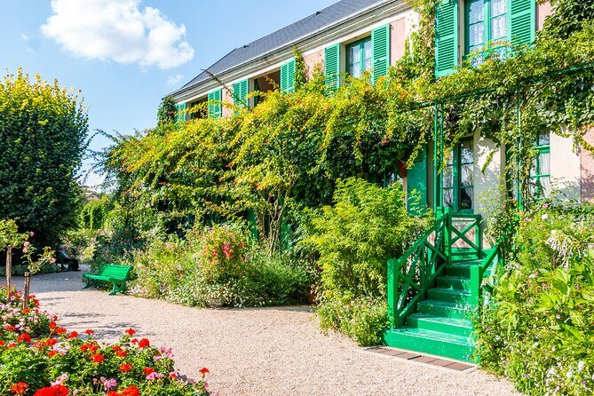 Giverny Monet's Gardens Entrance Ticket with Transport from Paris - Clos Normand: Willows, Bamboo, and Quiet Photo Time
