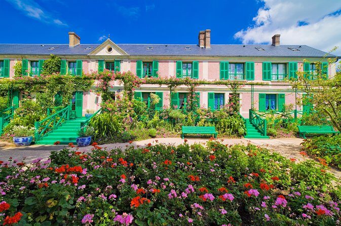 Giverny Monet's House and Gardens plus Shopping Session Day Trip - Lunch at Le Moulin de Fourges: a mill setting that helps the day feel real