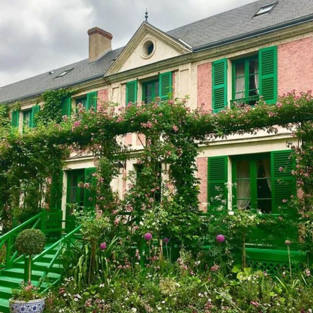 Giverny : Monet's house & Gardens Private tour from Paris - Fondation Monet: your guided start inside Monet’s house