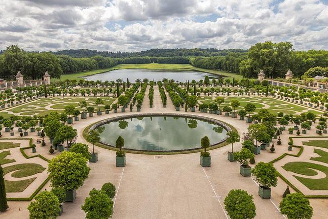 Giverny Monet's House & Versailles Palace Private Day Trip from Paris - Versailles Palace: Royal Apartments and the Hall of Mirrors