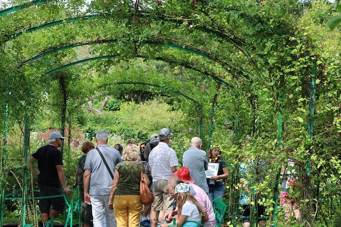 Giverny Private Half-Day Trip including Claude Monet' Gardens & House from Paris - Monet’s House Visit: Priority Entry and What the Guide Does Not Do