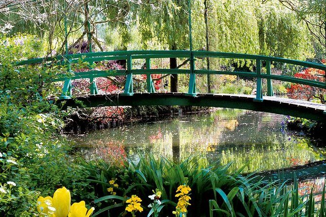 Giverny Private Half-Day Trip including Claude Monet' Gardens & House from Paris - Fondation Claude Monet: How the Gardens Visit Is Designed