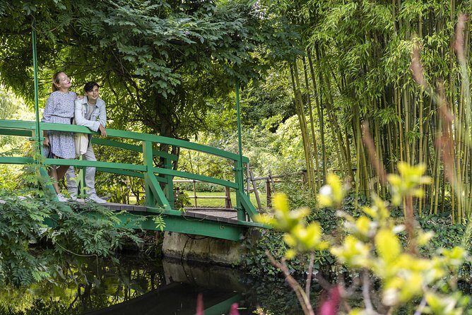 Giverny & Versailles Private Day Tour with Lunch from Paris - Why This Giverny + Versailles Private Day Works