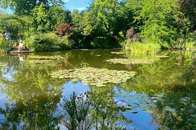 Giverny Versailles Trianon Small Group from Paris by Minivan - Palace of Versailles with audio-guide: freedom plus must-see structure