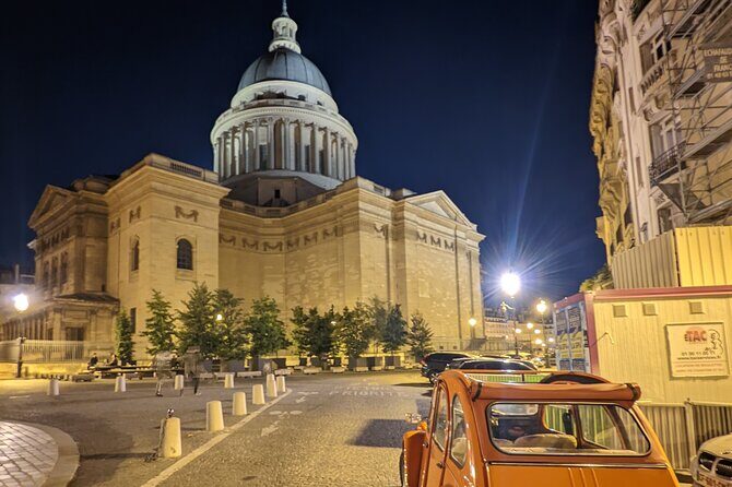 Guided and Private Tour of 3 hours through Paris aboard a Citroën 2cv - Saint-Germain-des-Prés, Quartier Latin, and Le Marais: where the tour turns into Paris