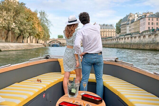 Guided Luxury River Cruise & Walking Tour of Paris' Monuments - Logistics that can trip you up (and how to avoid it)