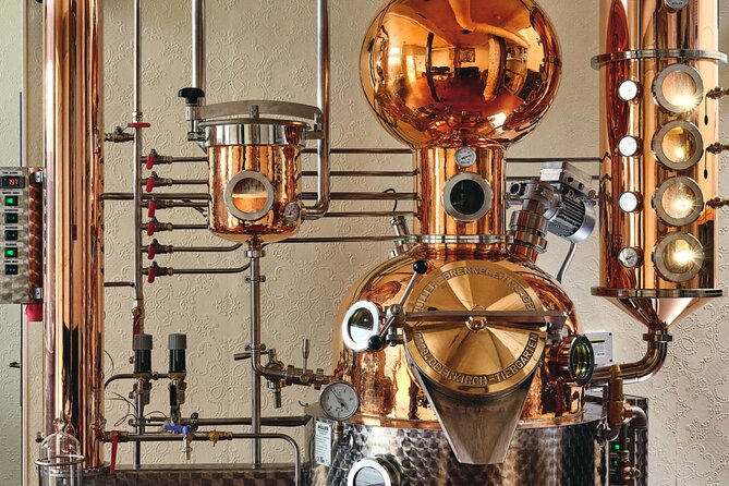 Guided Tour and Tasting at the Distillerie Baccae Paris - Group Size, English Language, and Accessibility for Most People