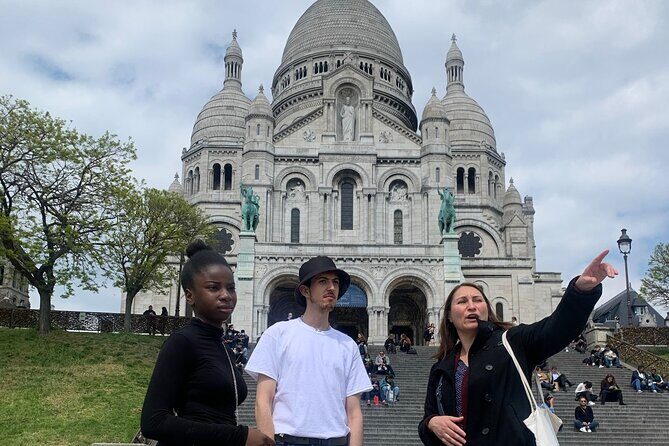 Guided Tour of Sacré-Coeur and Montmartre - Finding the meeting point near Place Saint-Pierre (and avoiding the common headaches)